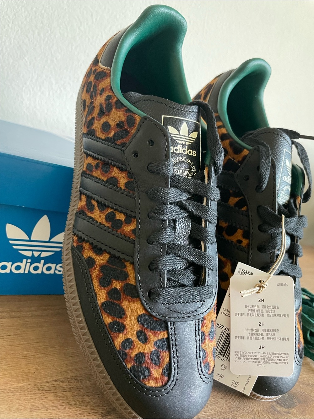 NWT Women’s Adidas Samba OG Sneaker Size 8 - Picture 6 of 8